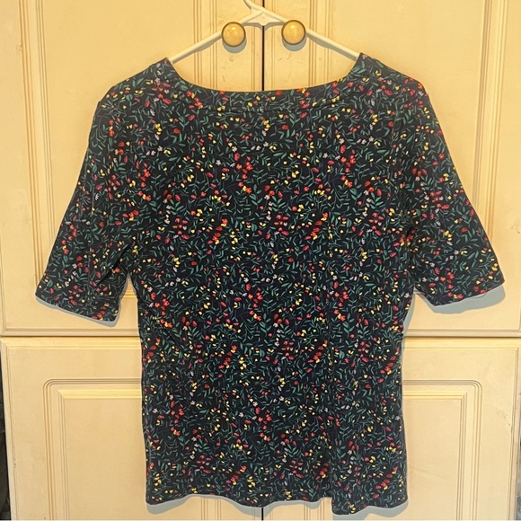 Croft Barrow Tshirt Top Shirt Women's Size Medium Short Sleeve Pullover Floral - Picture 2 of 3